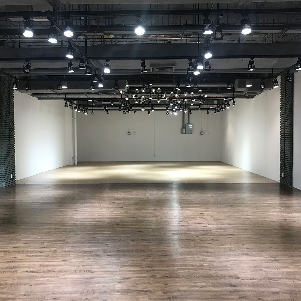 empty-retail-space